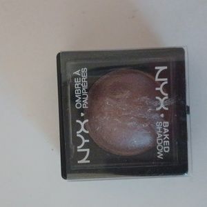 Dark brown baked Eyeshadow from NYX